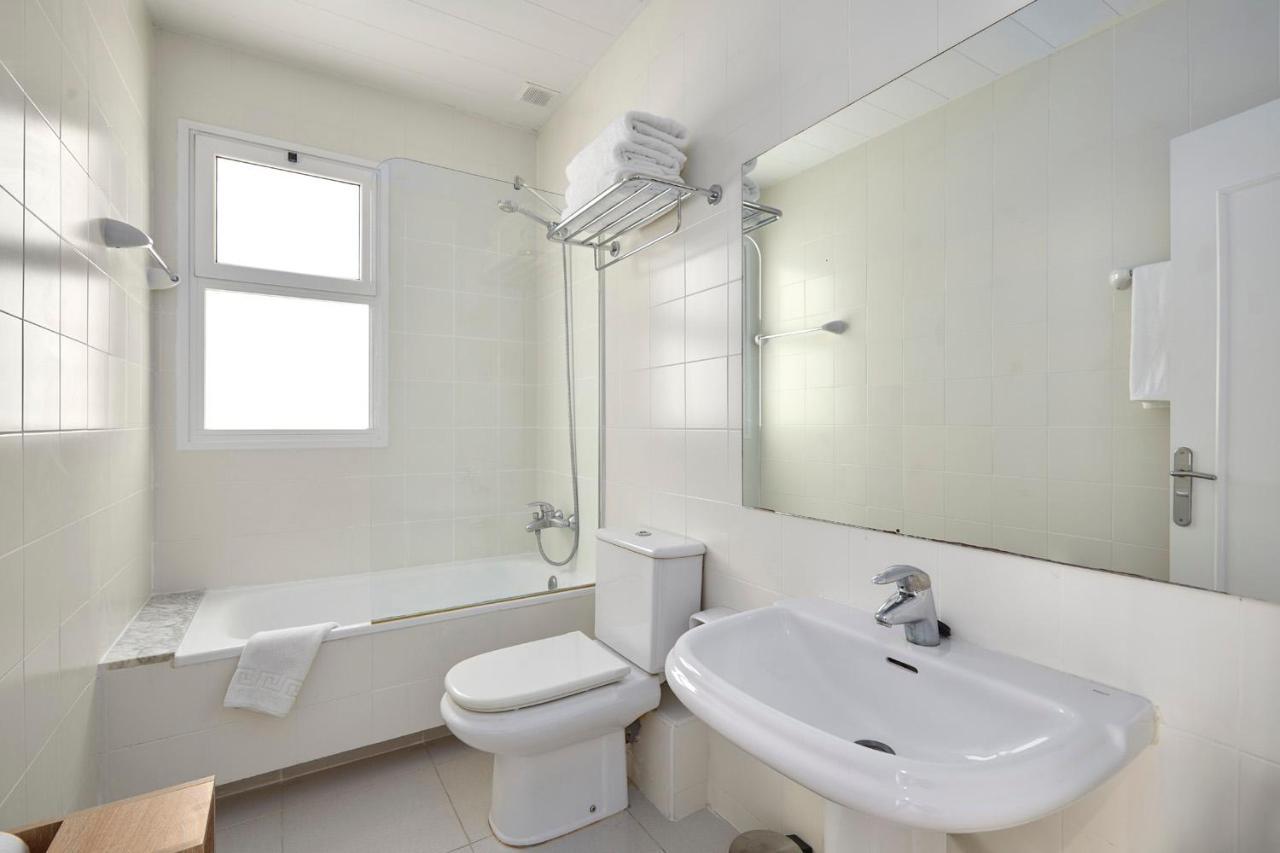 Fisa Rentals Aribau Barcelona Exteriér fotografie