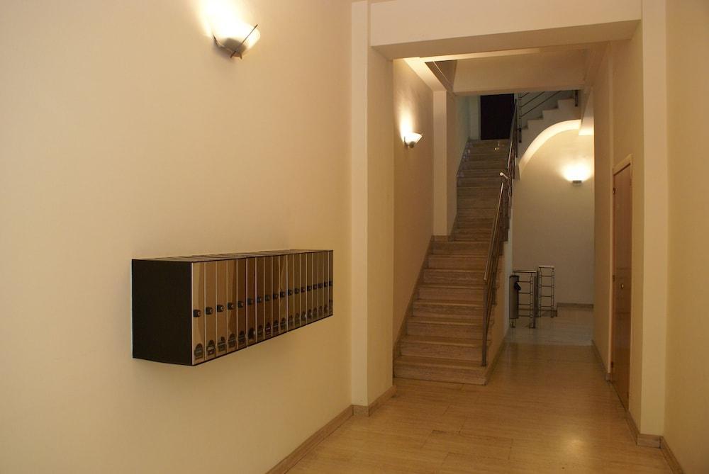 Fisa Rentals Aribau Barcelona Exteriér fotografie